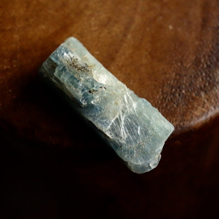 カイヤナイト　原石